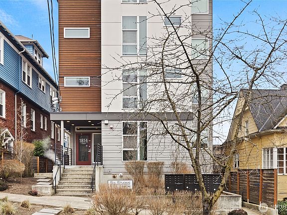 3rd image of 1814 E John Street
