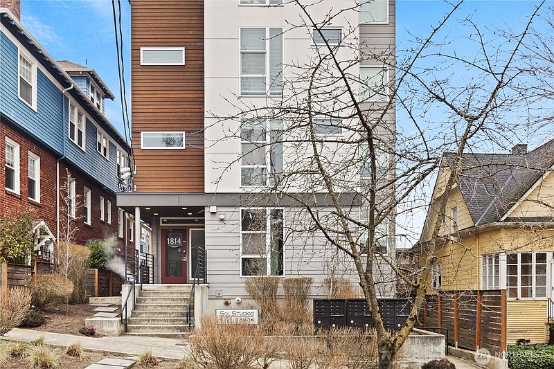 3rd image of 1814 E John Street