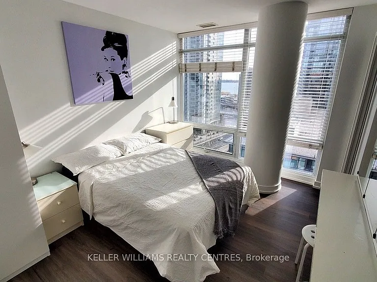 4 E Spadina Ave #K-1220 — Photo 7