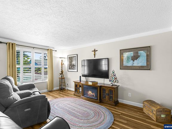 5th image of 427 E Clackamas Cir