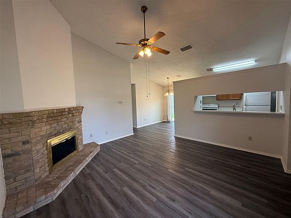 3rd image of 416 Greenlawn Blvd