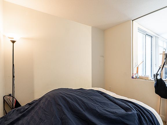 3rd image of 2300 Kingsway #222