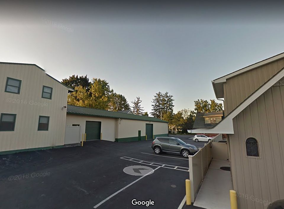 2nd image of 2208 Wood St