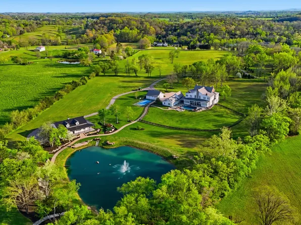 4810 Scenic Oaks Ln, Thompsons Station, TN 37179