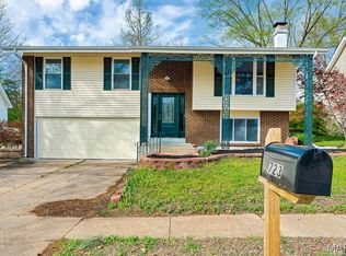 723 Westglen Village Dr, Ballwin, MO