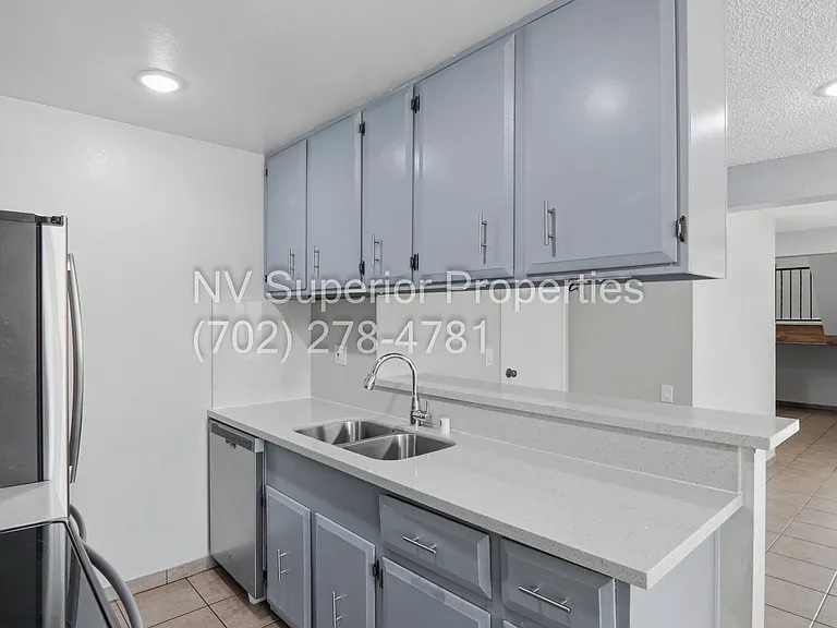 2274 E Desert Inn Rd — Photo 7