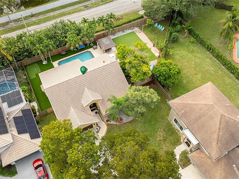 7101 NW 44th Ln — Photo 40