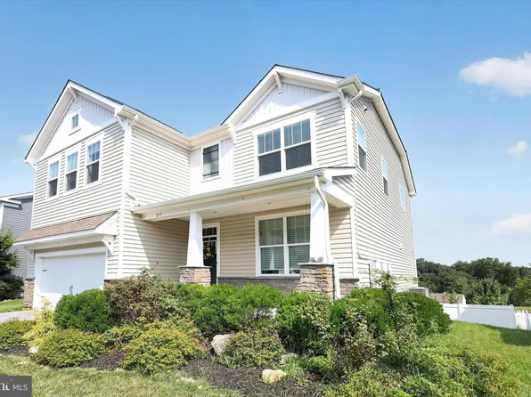 217 Seven Springs Ln, Downingtown, PA 19335
