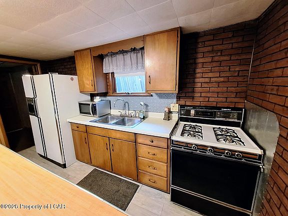 2nd image of 32 W Enterprise St