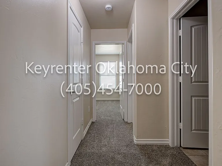 2409 Rosa Cir — Photo 44