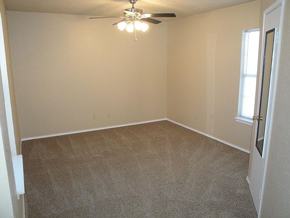 5th image of 738 Bluebonnet Dr