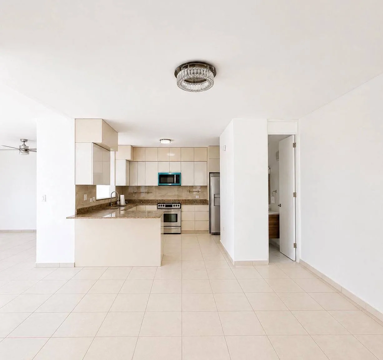 4 bed, 2.5 bath, $3,300 — Photo 2