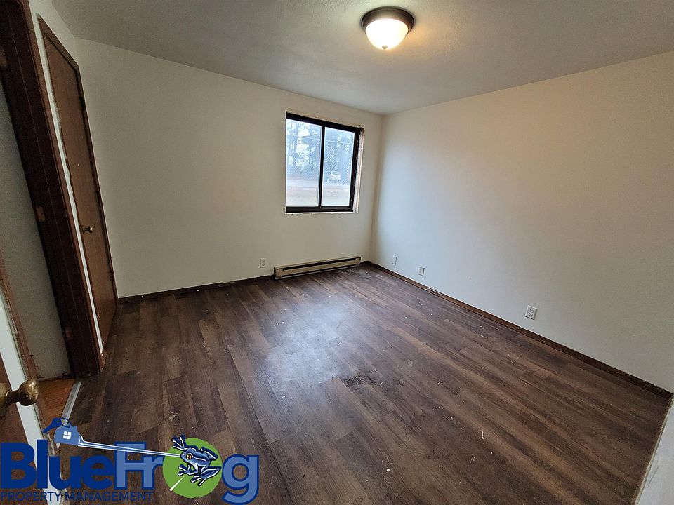 2nd image of 1914 S Division St #14