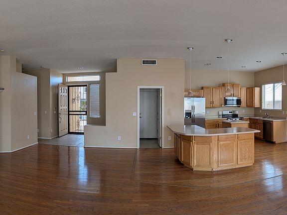 3rd image of 1493 W Chilton Ave