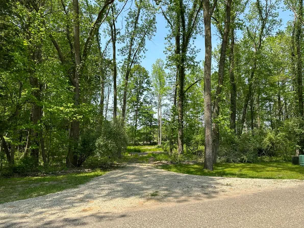 7043 Glenn Oaks Dr, South Haven, MI 49090