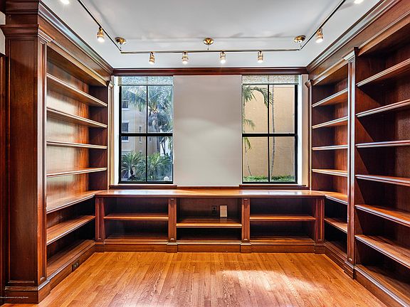 5th image of 672 Fern St #1