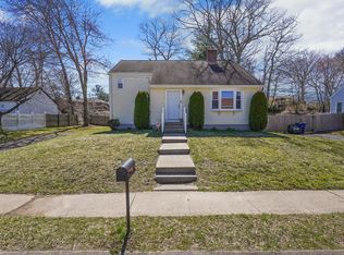 58 Village Ln, Bridgeport, CT 06606