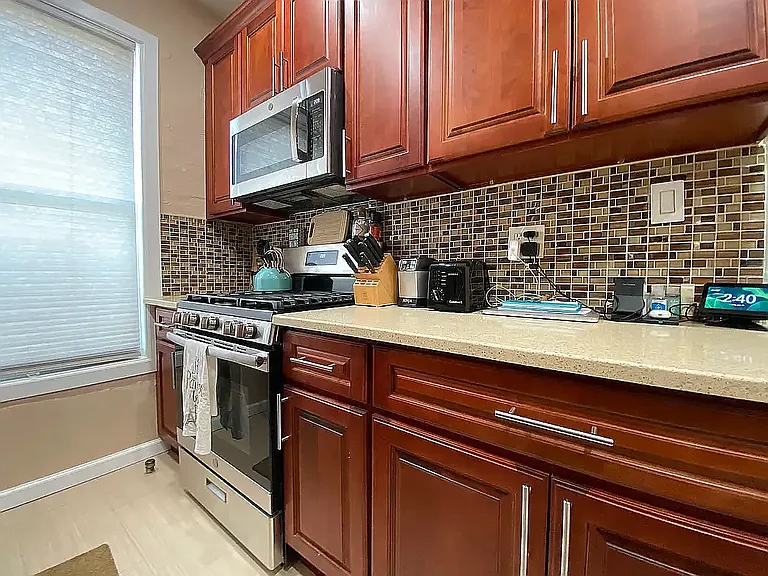 30-06 46th St #2E — Photo 2