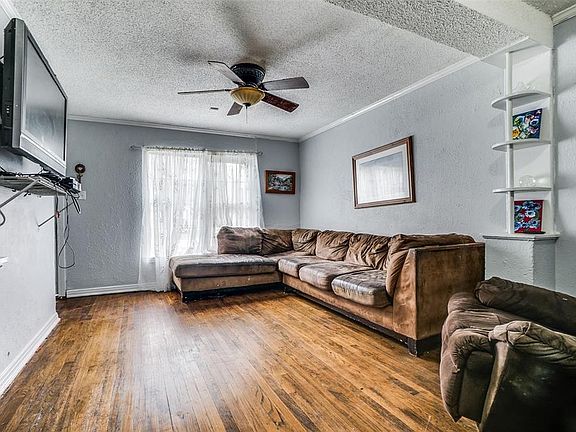 3rd image of 1543 Flores Dr
