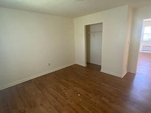 5th image of 402 Turpin Dr #2