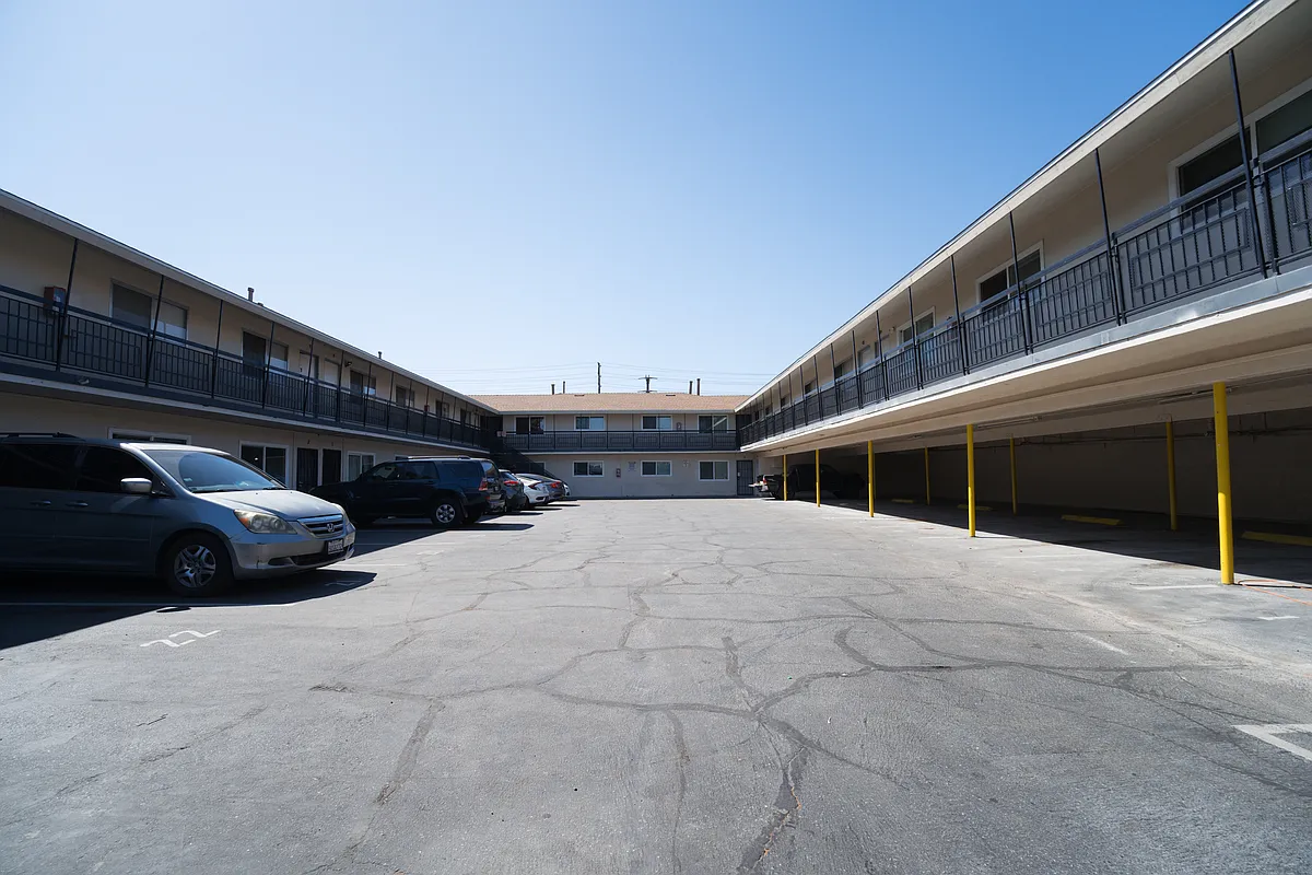 Building Photo - 5311 Maywood Ave