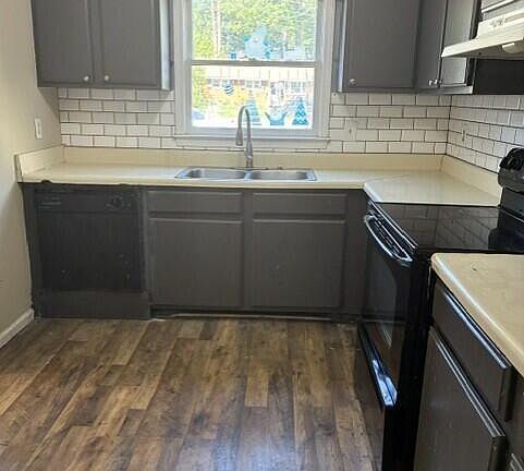 3rd image of 3104 Crandon Ln