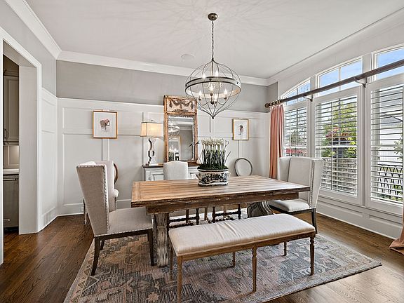 5th image of 513 Bonaire Ln