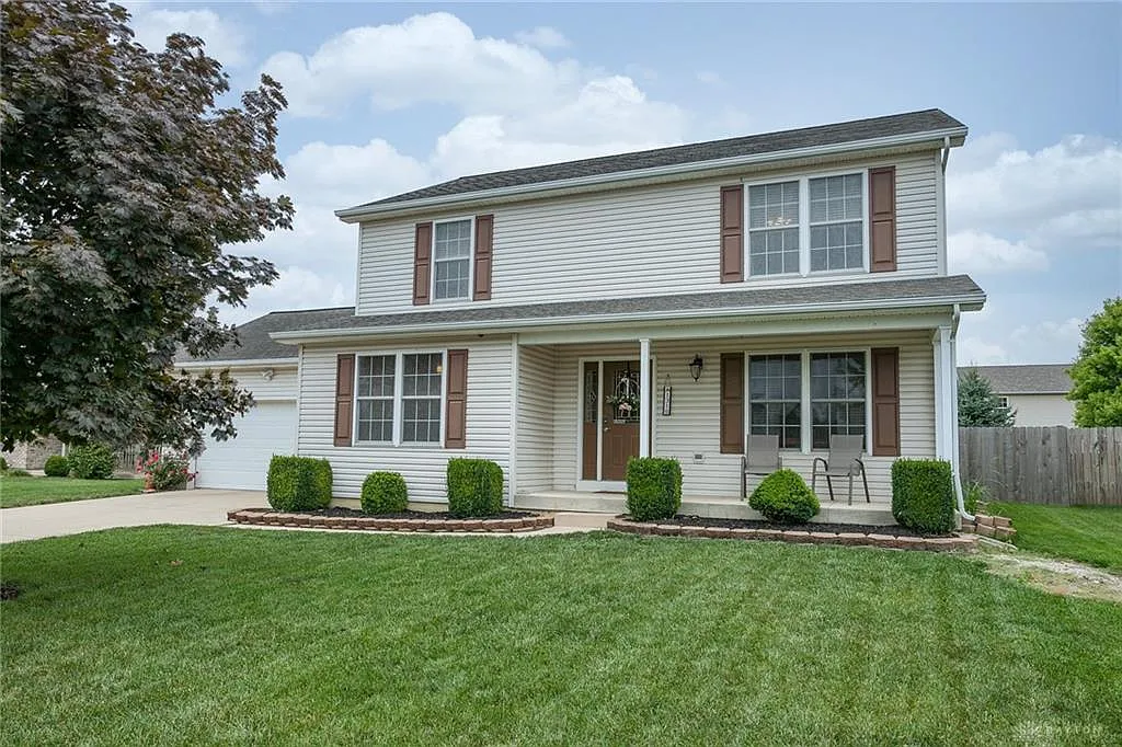 1319 Winchester Dr photo 1