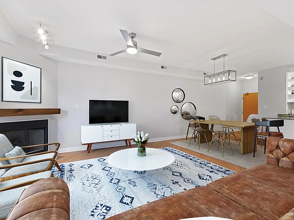 4th image of 2158 W Grand Ave #206