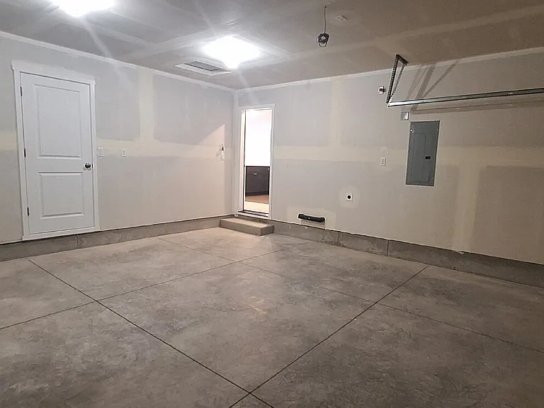 1349 NE Cobbleridge Loop — Photo 32