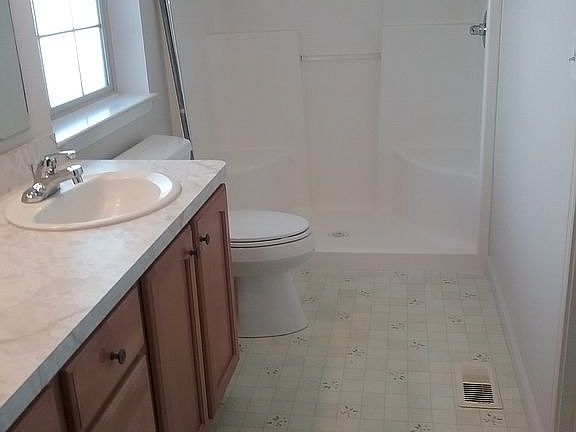 5th image of 715 SE Magnoni Dr