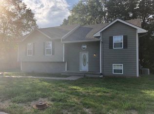 1500 Emerald Cir, Kearney, MO 64060