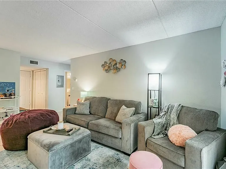14419 Americana Cir #101 — Photo 7