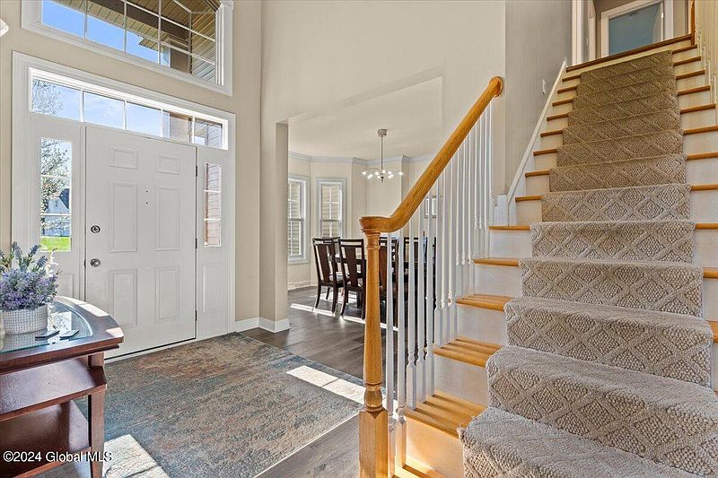 4th image of 35 Devonshire Way