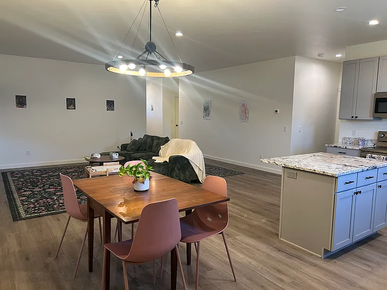 422 Jarrett Ave — Photo 7