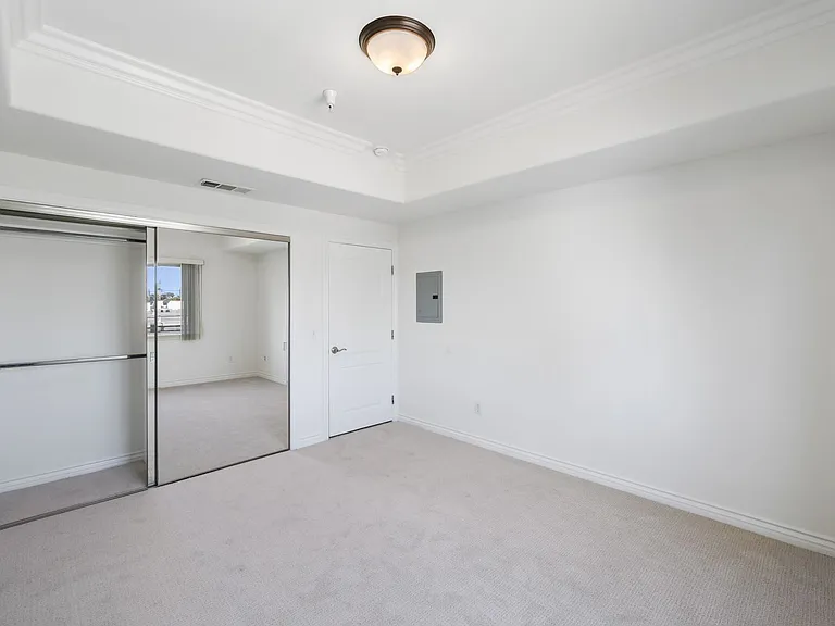3328 Oakhurst Ave — Photo 3