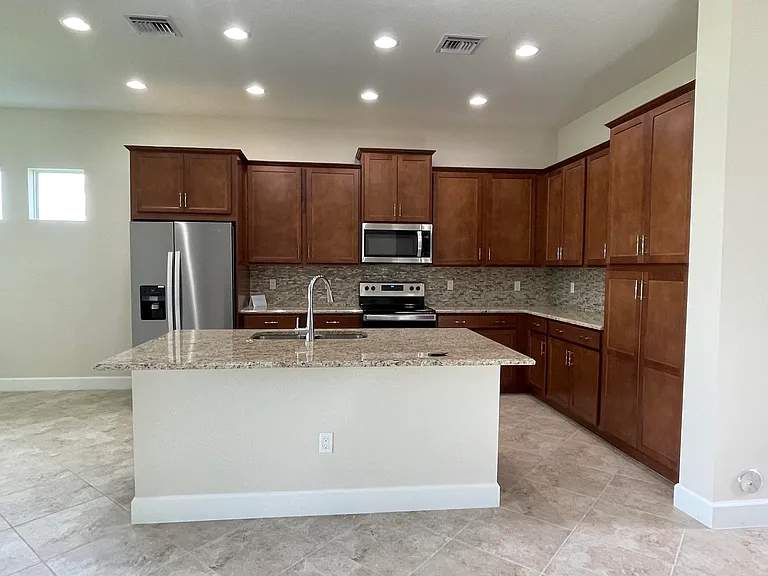 5573 Zestar Ln — Photo 3