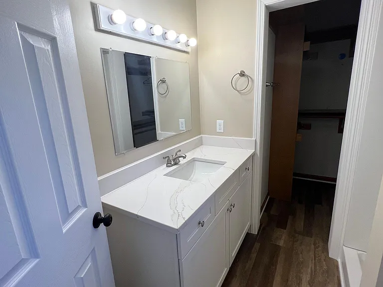638 Eugene Ct — Photo 12
