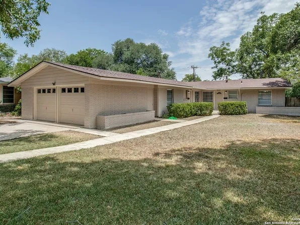 2125 E LAWNDALE DR, San Antonio, TX 78209