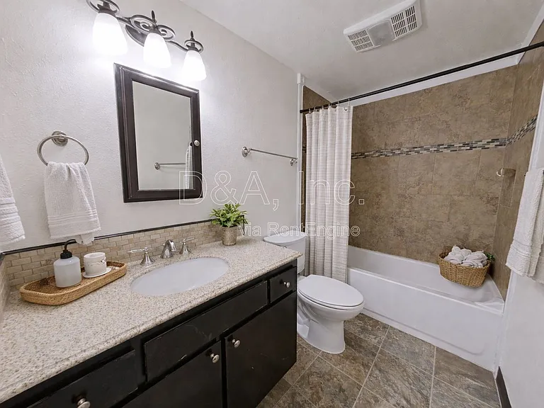 1961 NW Grant Ave #1 — Photo 11