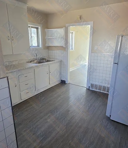 816 Walnut St — Photo 5