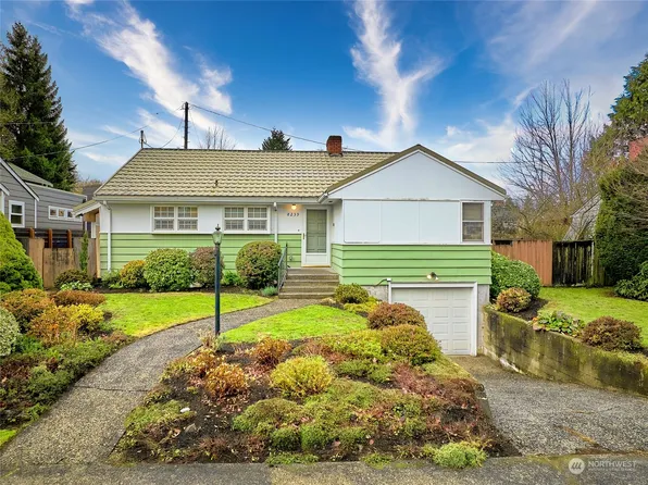 8239 42nd Avenue NE, Seattle, WA 98115