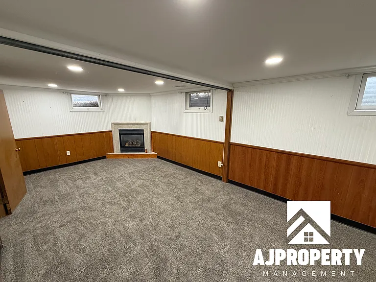 1400 S Riverdale Rd — Photo 17