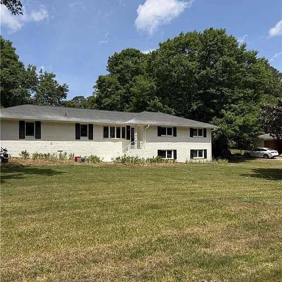 157 Jennifer Ln NW — Photo 3