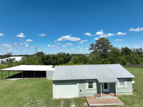 116 N Lakeway Dr, Comanche, TX 76442