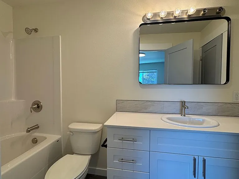503 E Helena Ave — Photo 40