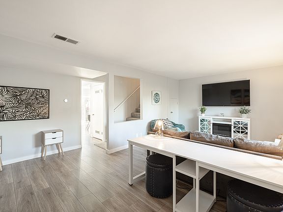 4th image of 226 Green Lea Pl
