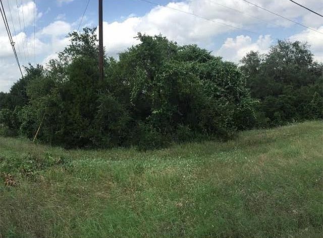 2nd image of 100 Rio Bravo Rd