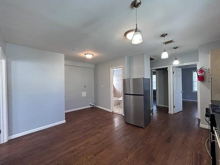 Kitchen, Bathroom and Laundry Hookup