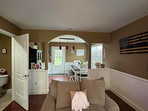 4th image of 1127 W Parkway Ave